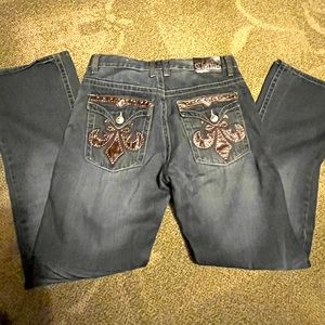 Men’s jeans size 32 with stylish pockets